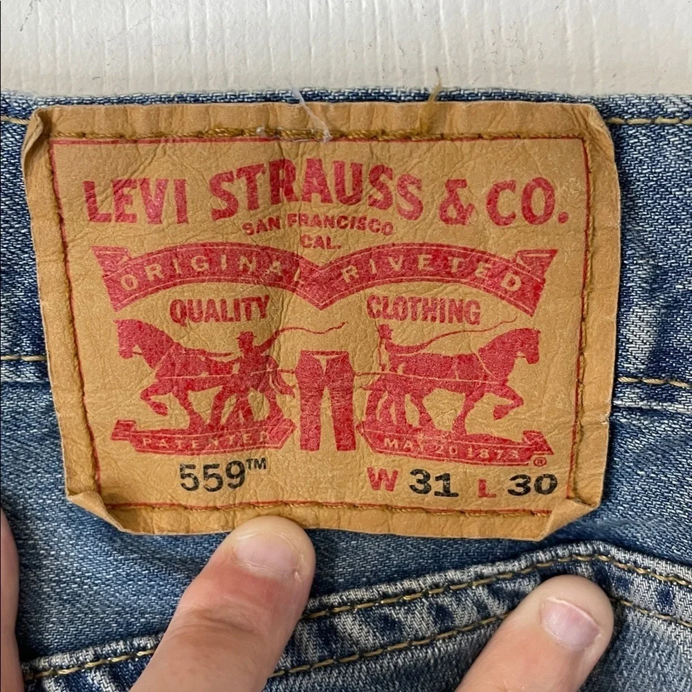 Levi's 559 Light Wash Men's Grungy Straight Leg Denim Jeans Size 31 X 30